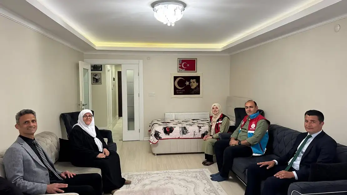Kaymakam Kaya'dan şehitlerin annelerine anlamlı ziyaret