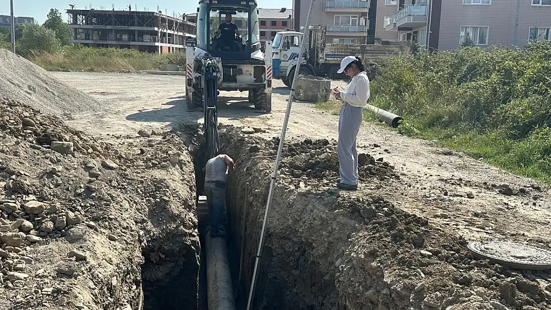Kemerköprü'de yağmur suyu hattı çalışması