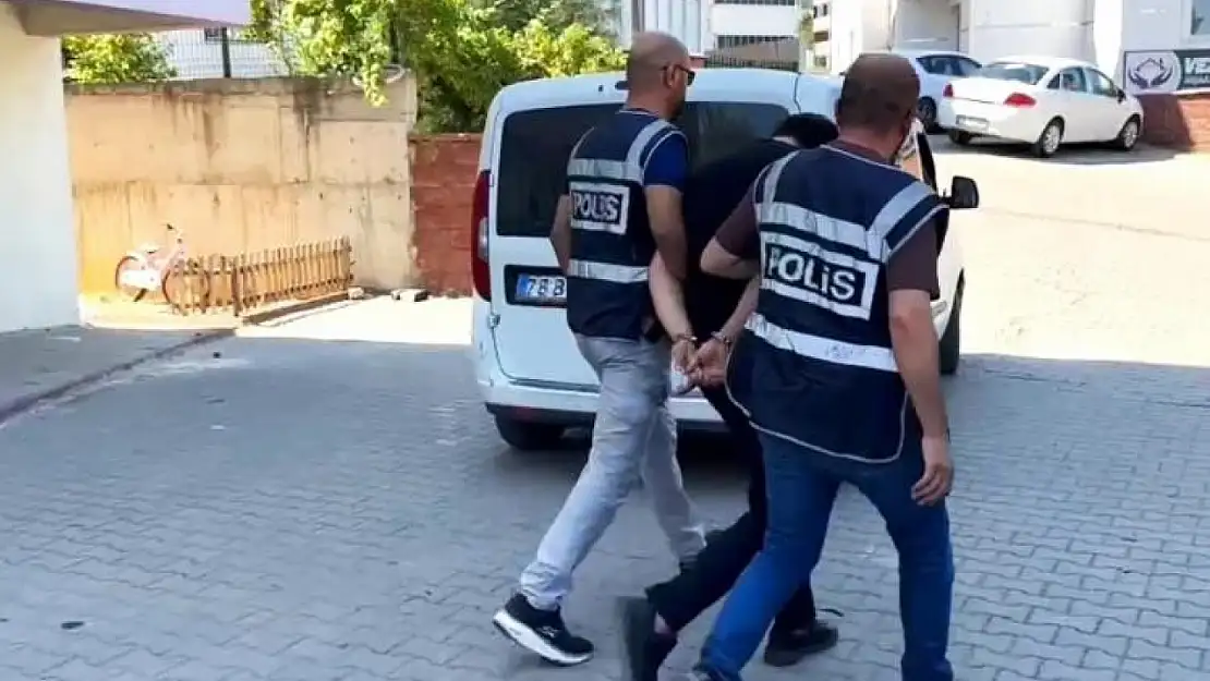 Kendini jandarma olarak tanıtan dolandırıcı tutuklandı