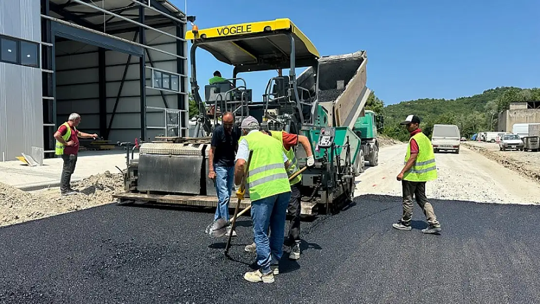 Kent genelinde asfalt ve yol düzenleme çalışması