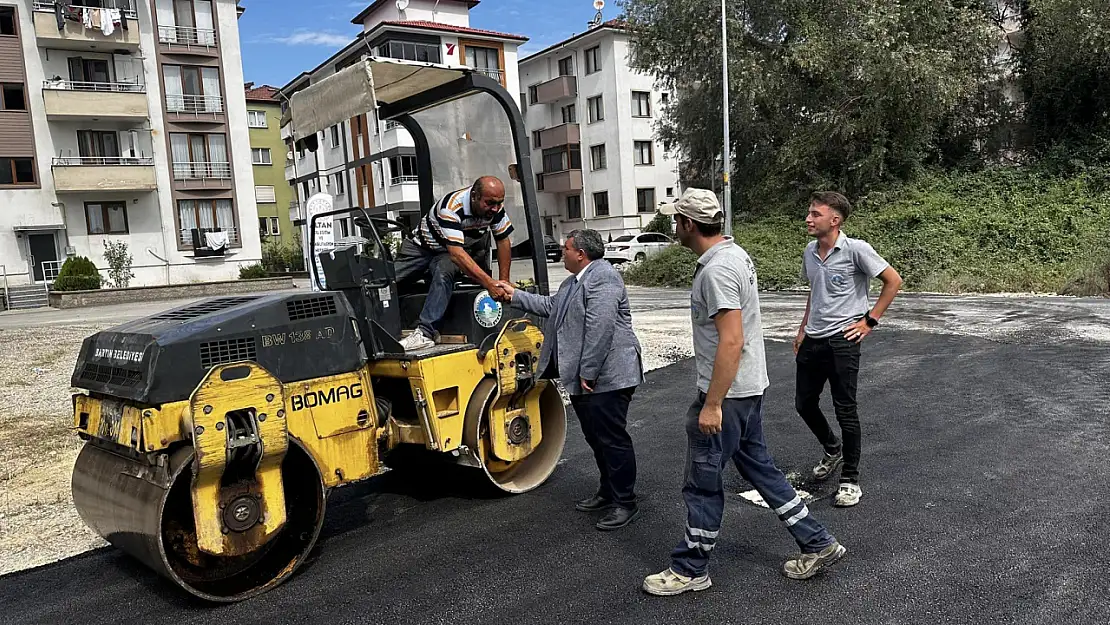 Kent merkezinde yol bakım çalışmaları yapılıyor