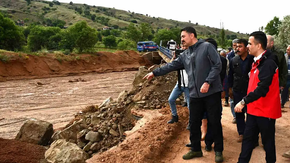 Kırıkkale'de sel: Dereler taştı, evleri ve ahırları su bastı