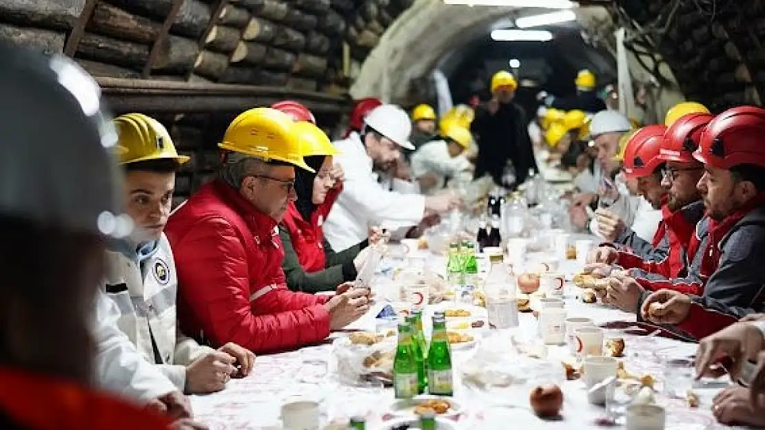 Kızılay madencilerle iftarda buluştu