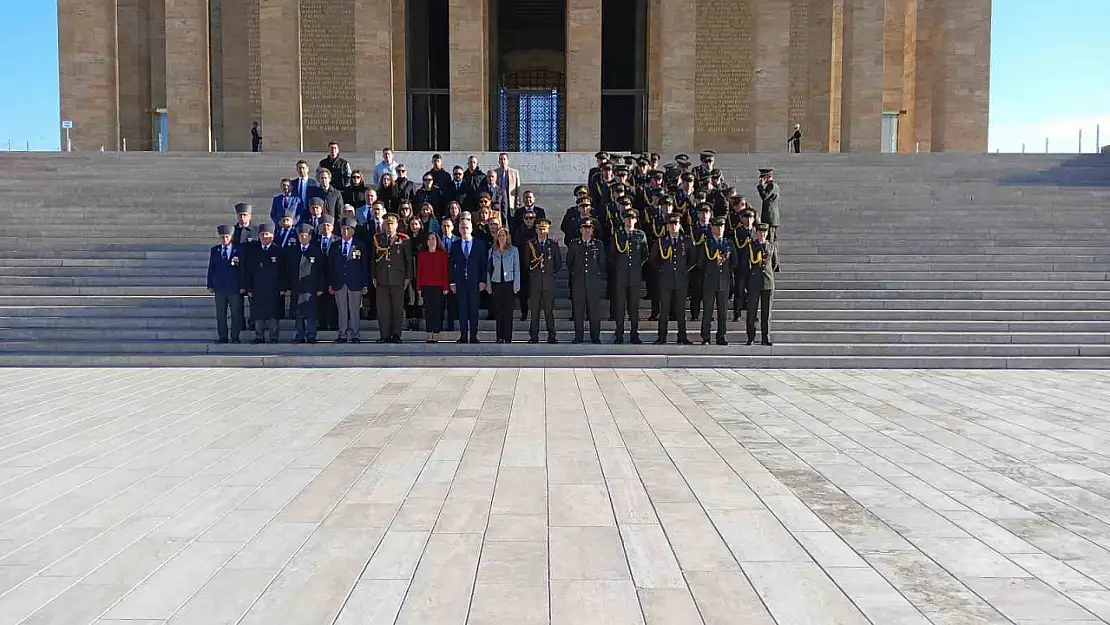 KKTC Büyükelçisi Korukoğlu'ndan Anıtkabir'e ziyaret