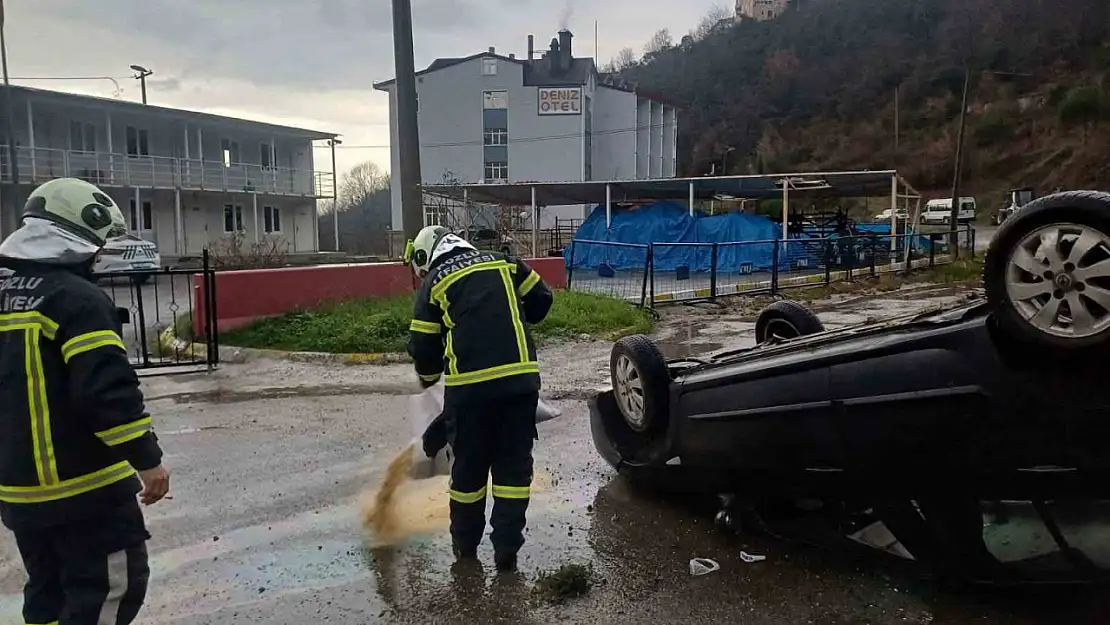 Kontrolden çıkan araç ters döndü