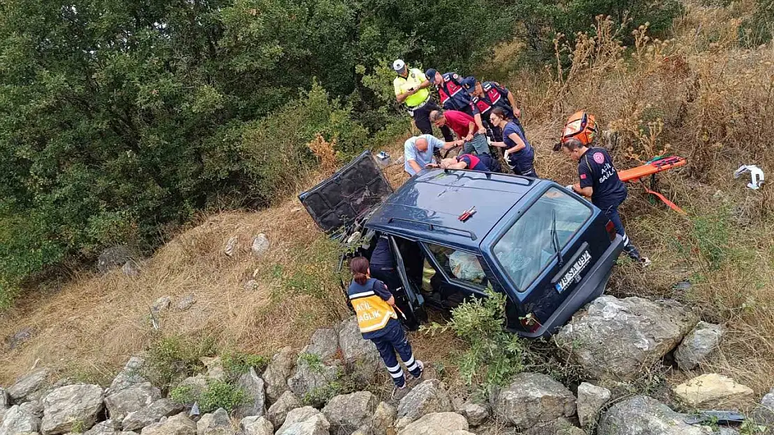 Kontrolden çıkan otomobil şarampole uçtu: 2 yaralı