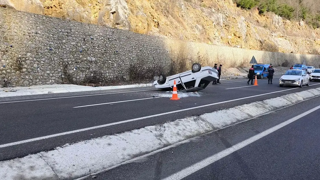 Kontrolden çıkan otomobil takla attı: 2 yaralı