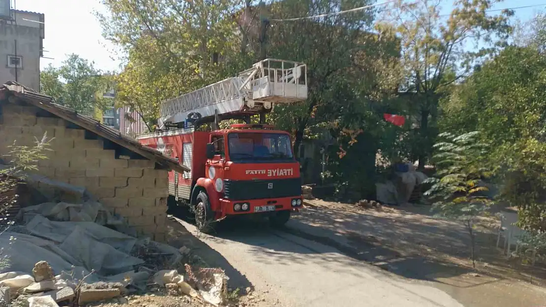 Kümeste bulunan güvercinler yanmaktan son anda kurtuldu