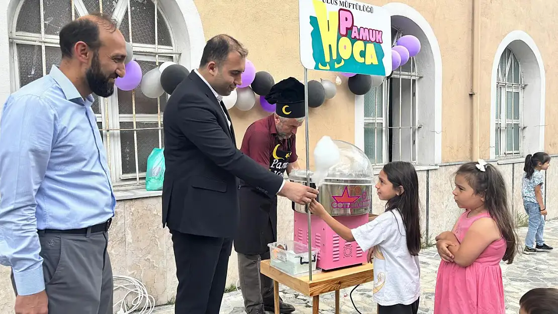 Kur'an Kursu Şenliğinde Neşe ve Dayanışma Bir Arada