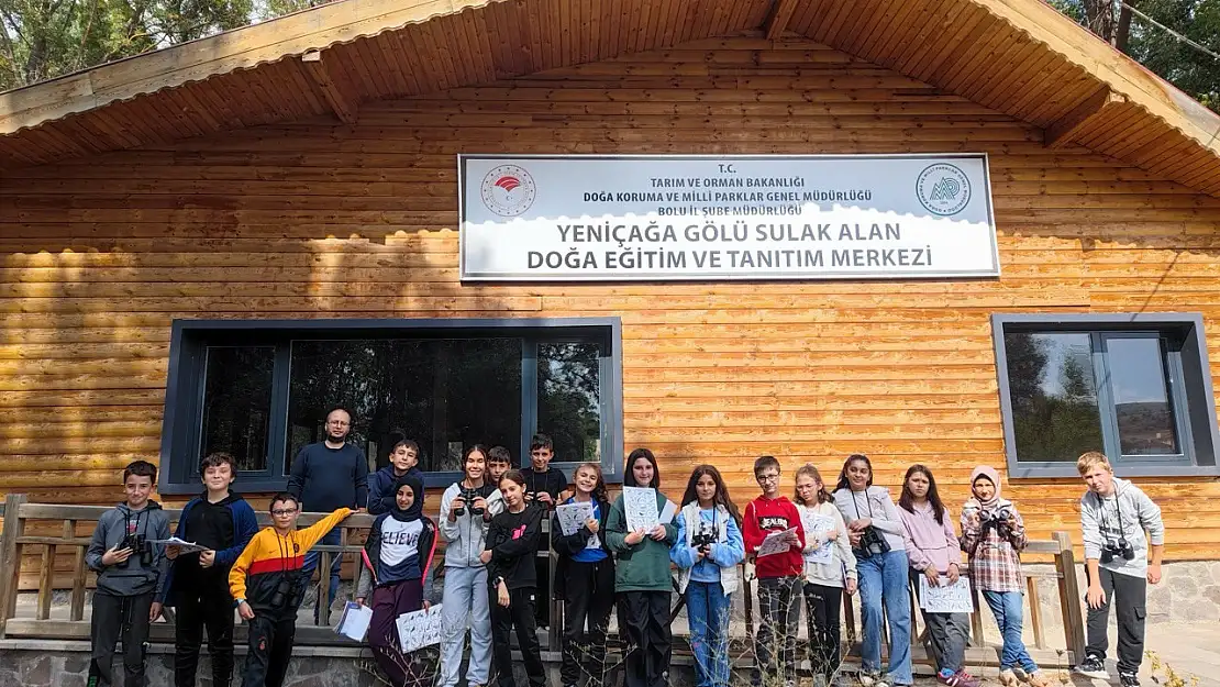 Kuş cennetinin kitabı bölgedeki okullara dağıtıldı