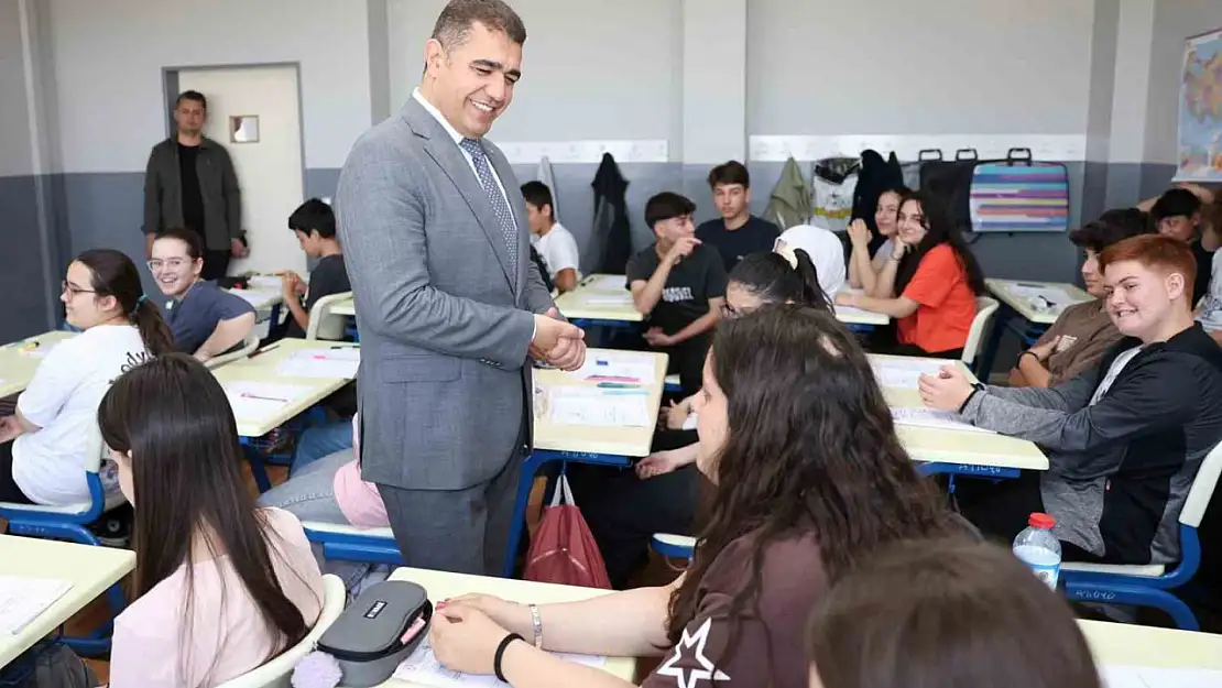 LGS'ye girecek öğrencilere başarılar diledi