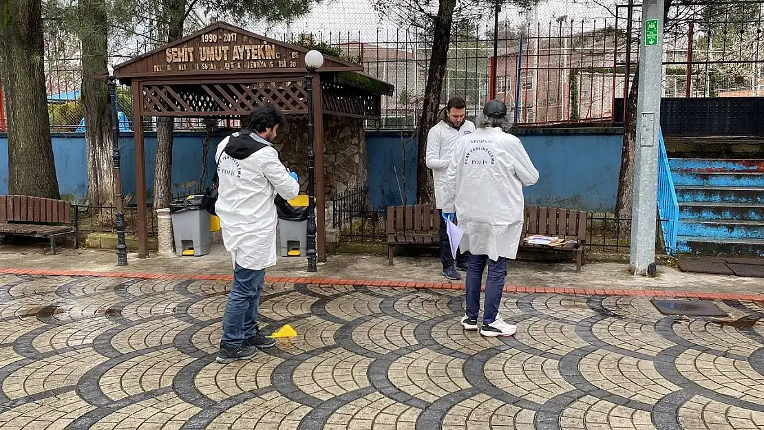 Lise bahçesinde 'Kız arkadaşıma baktın' kavgası: 3 yaralı