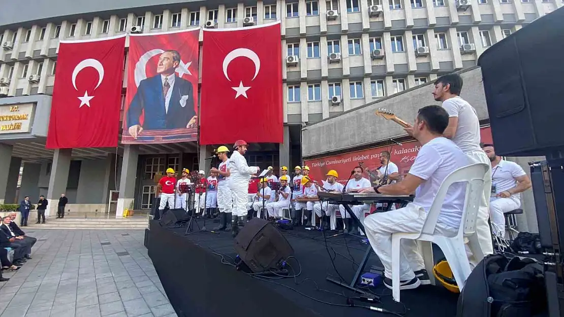 Madenci Korosu'ndan Cumhuriyet konseri