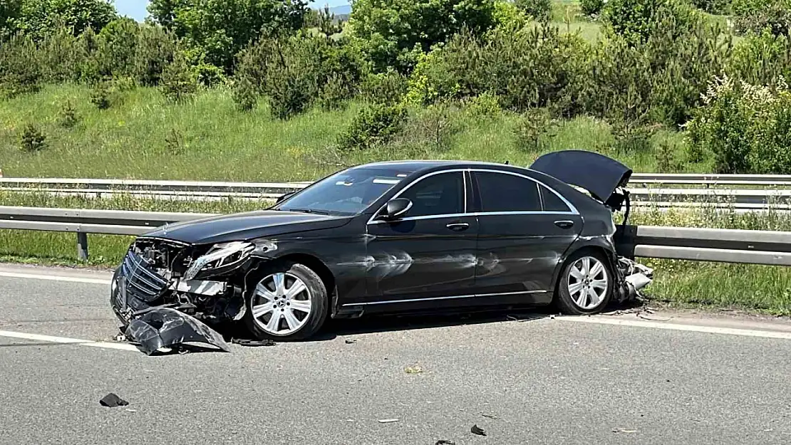 Milli Eğitim Bakanı'nın makam aracı TEM'de kaza yaptı