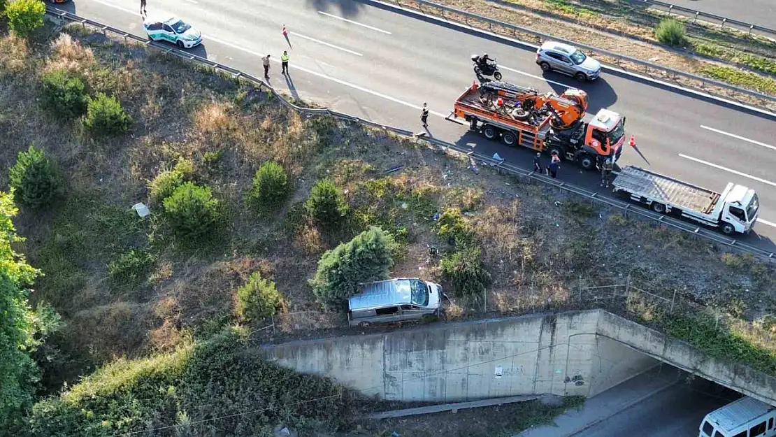 Minibüs şarampole uçtu 1 ölü, 2 yaralı