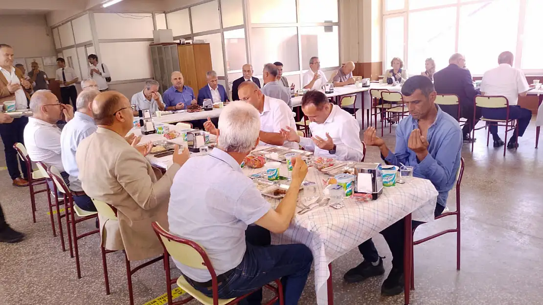 MMF'de kurban yemeği verildi