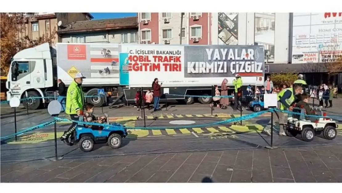 MOBİL TRAFİK EĞİTİM TIRI BARTIN'DA