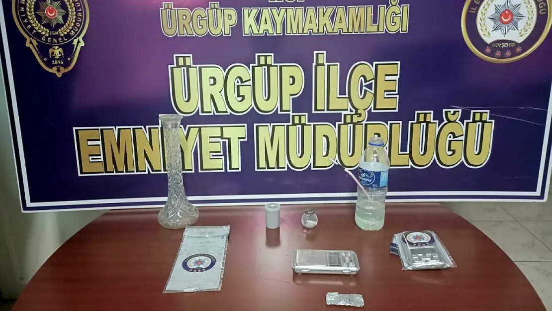 Uyuşturucu ticareti yapan 2 kişi tutuklandı