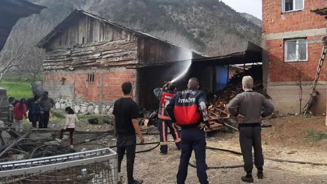 Odunluk yangını büyümeden söndürüldü