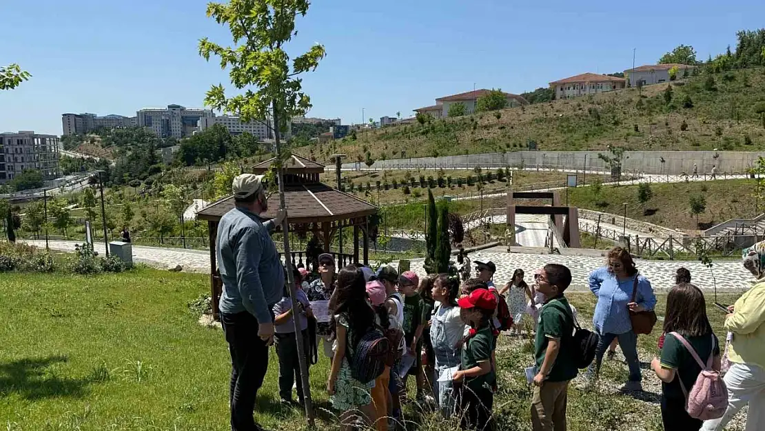 Öğrenciler botanik bahçesinde doğayı keşfetti