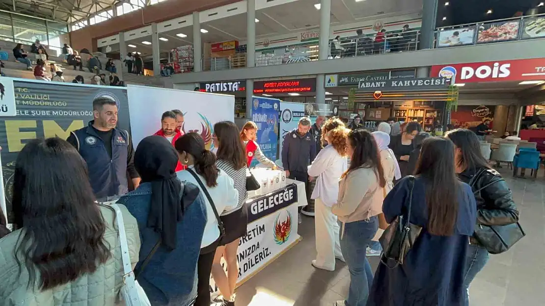 Öğrenciler daha güvenli hissetsin diye polis tüm birimleriyle sahaya indi