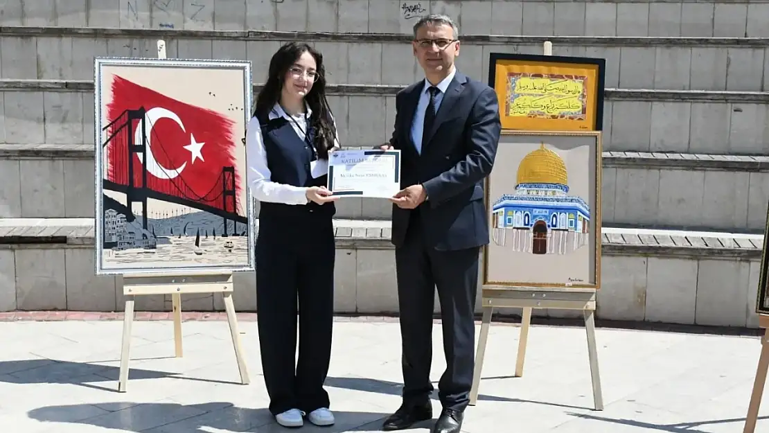 Öğrenciler tarafından yapılan resimler sergilendi