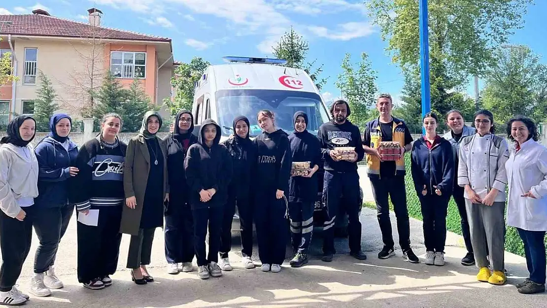 Öğrenciler yaptıklarıyla gönüllere girdi