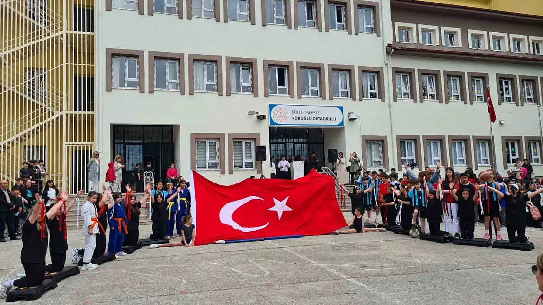 Öğrencilerden muhteşem 19 Mayıs gösterileri