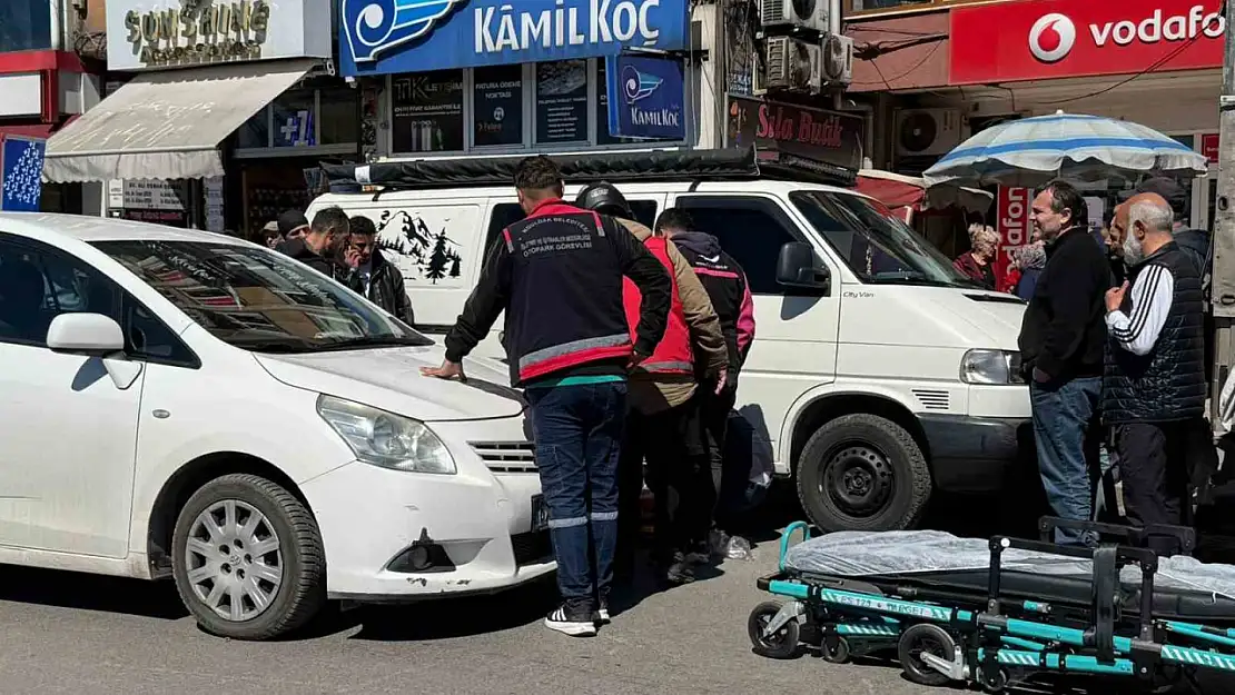 Otomobil ile motosiklet çarpıştı 1 yaralı