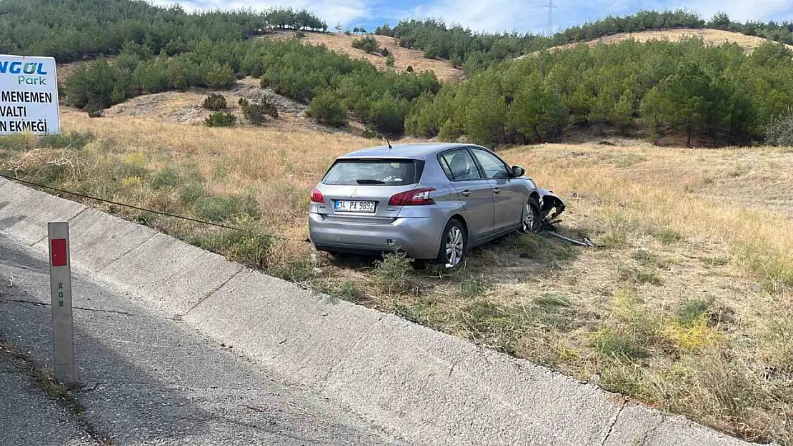 Otomobil şarampole devrildi 1'i bebek 5 kişi yaralandı