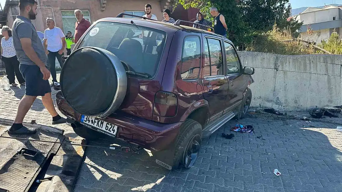 Otomobilin freni boşaldı, iki araca çarptı 4 yaralı