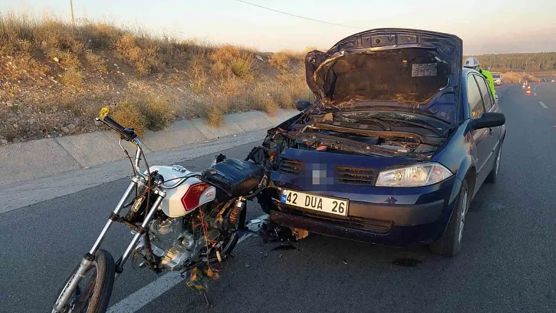 Otomobille çarpışan motosikletin sürücüsü hayatını kaybetti