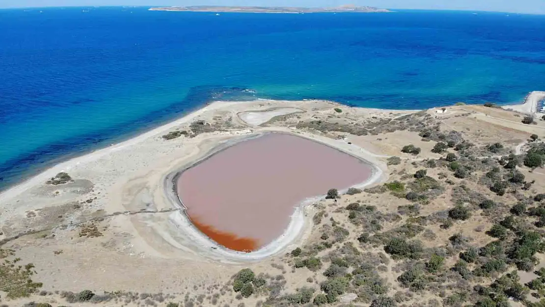 2 bin yıllık antik liman, kalpli pembe göle dönüştü