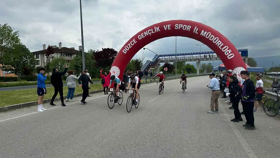 Pedallar madalya için döndü