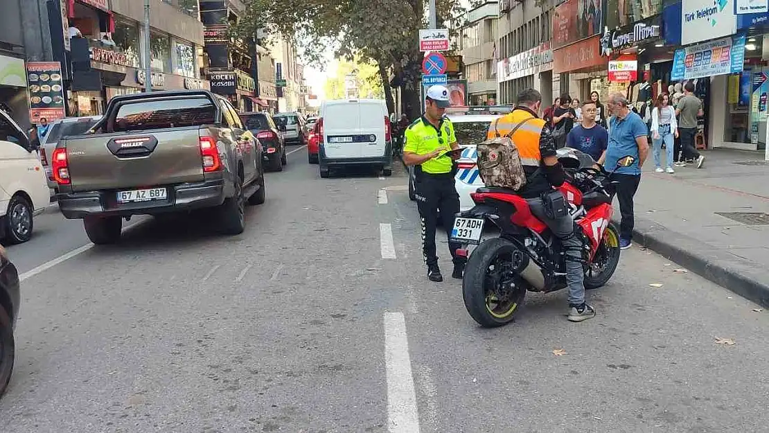 Polis ekiplerinden 7 motosiklet sürücüsüne 17 bin 960 lira ceza