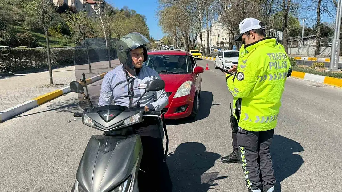 Polis tek tek durdurup sorguladı