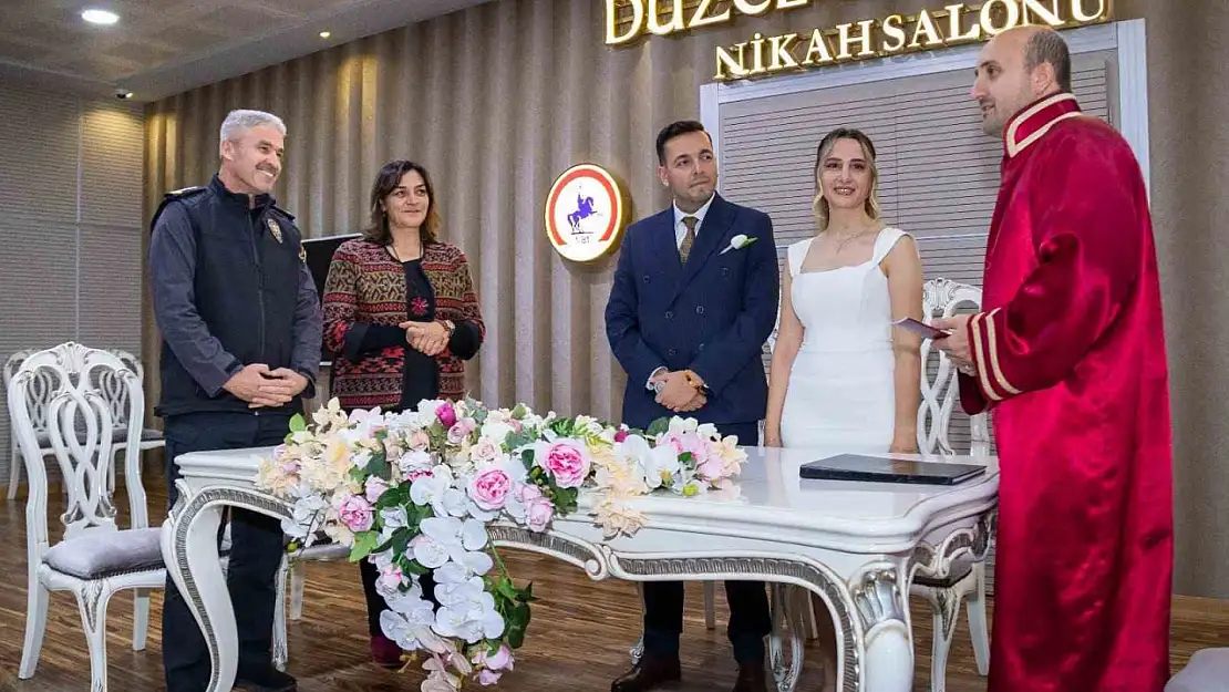 Polislerin nikah şahidi oldular