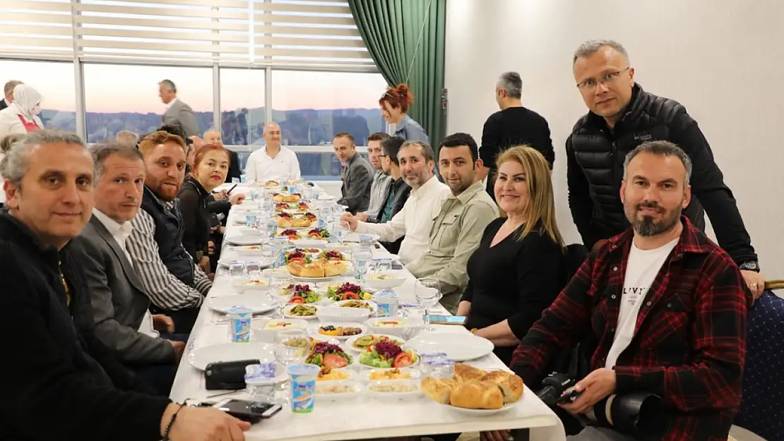 Rektör Uzun basın mensuplarıyla iftarda buluştu