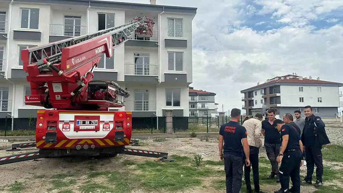 Rezidansta alıkonulan kadını polis ve itfaiye kurtardı