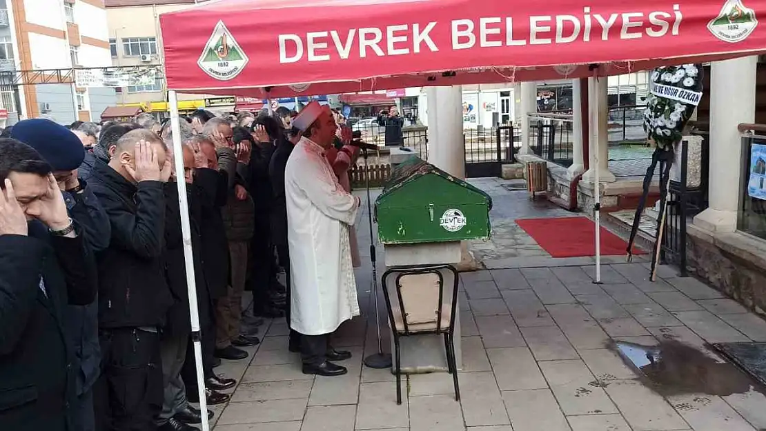 Şehit annesi son yolculuğuna dualarla uğurlandı