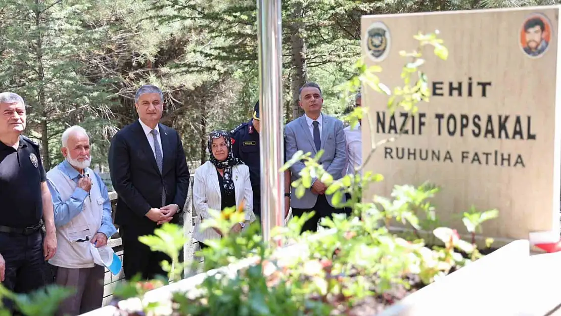Şehit polis memuru Topsakal kabri başında dualarla anıldı