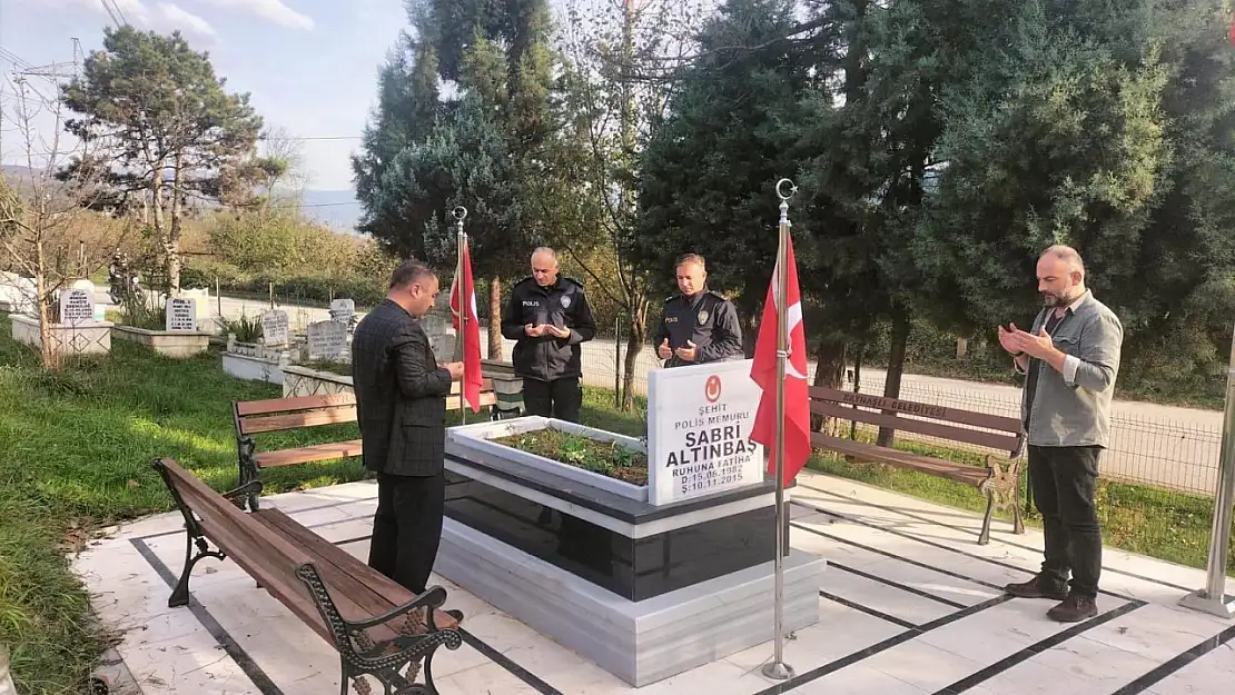 Şehit polis mezarı başında anıldı