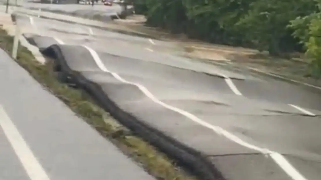 Sel yolda adeta deprem etkisi yaptı