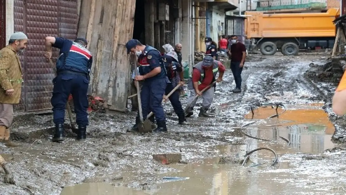 SELİN VURDUĞU ZAFER KÖYÜ' NDE YARALAR SARILIYOR