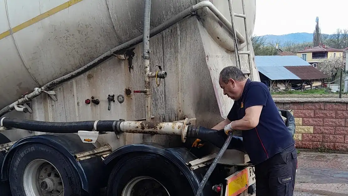 Seyir halindeki beton tankerinde yangın