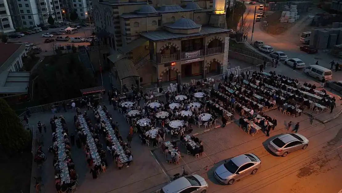 Soğuksu Mahallesi iftar programında bir araya geldi