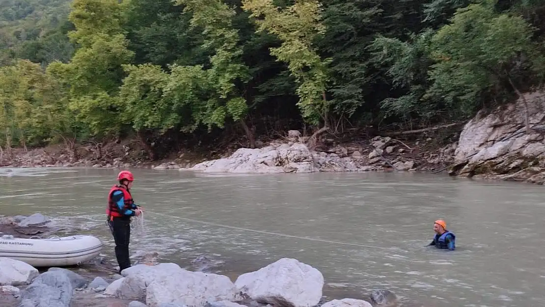 Su borularını tamir etmek için gittiği çayda akıntıya kapılarak kayboldu