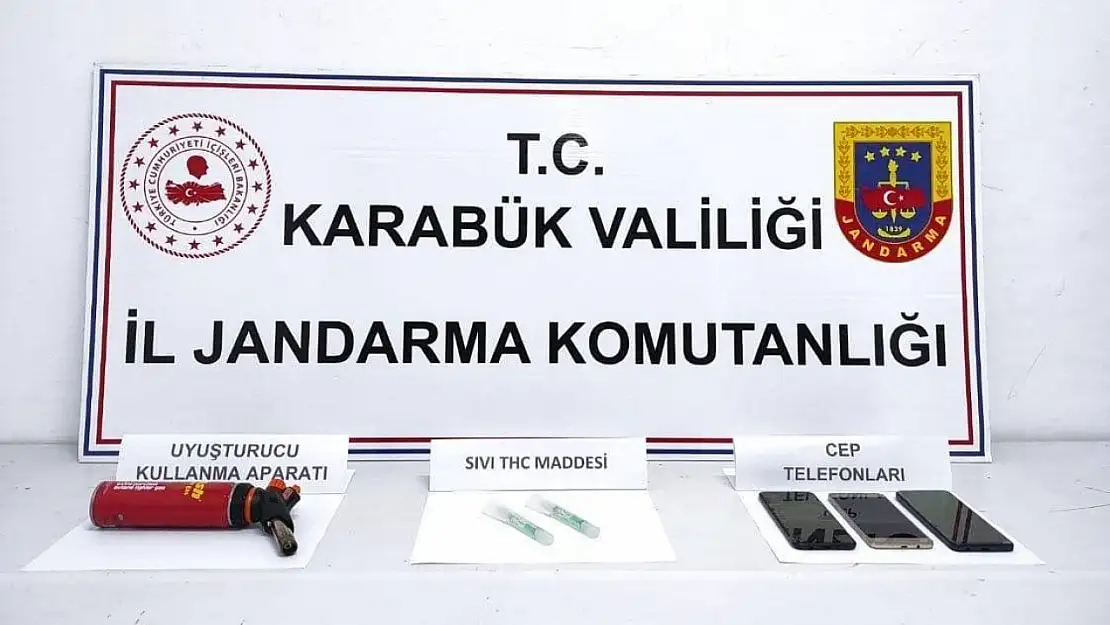 Şüpheli iki kişi uyuşturucu maddeyle yakalandı