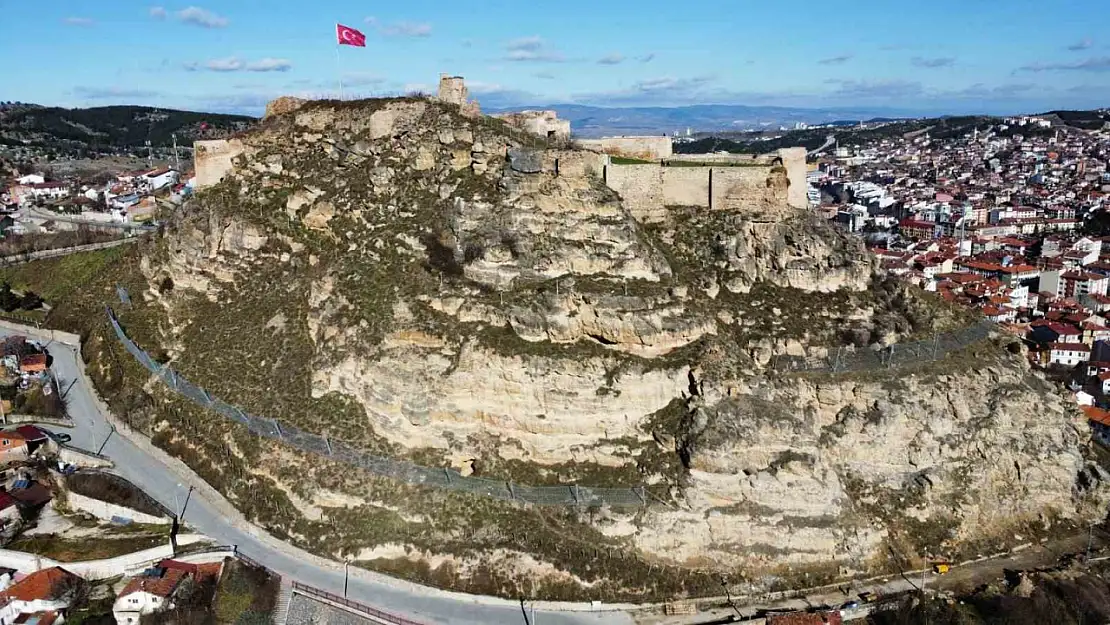 Tarihi Kastamonu Kalesi daha güvenli hale getirildi