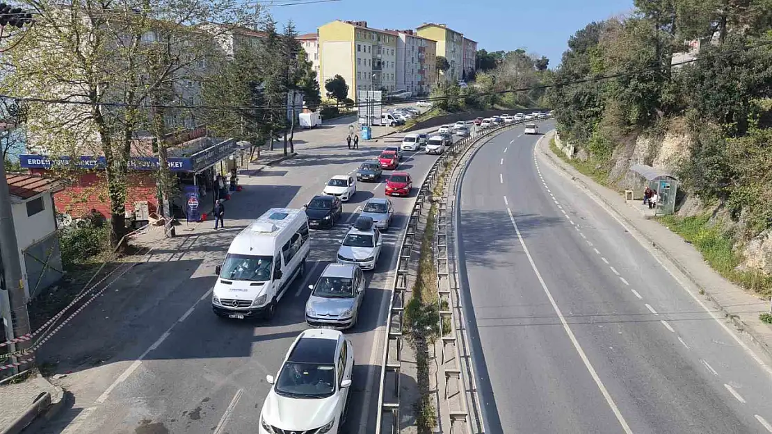 Tatilcilerin dönüş yoğunluğu trafiği durdurdu